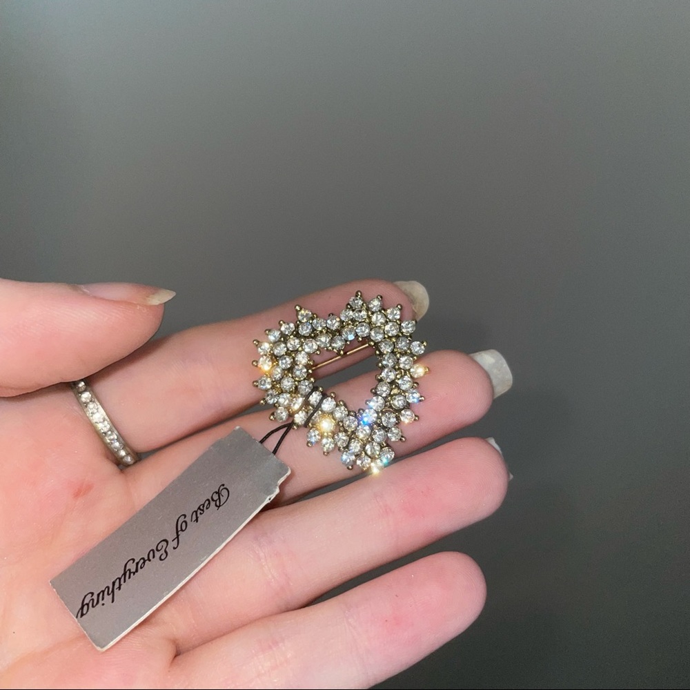 gold heart diamond pin